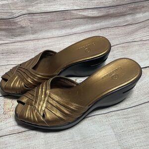 Cole Haan x Nike Air size 7.5 AA narrow metallic bronze gold wedge heels sandals